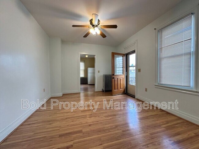 Building Photo - 137 Mifflin St
