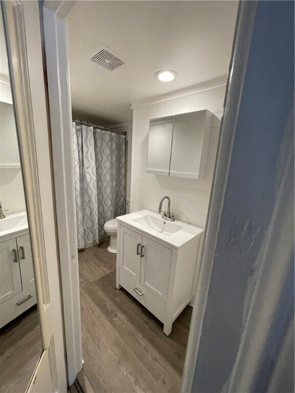 Building Photo - 958 Manitou Rd