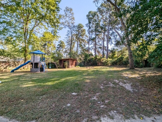 Building Photo - Spacious 4/3 bathroom Home