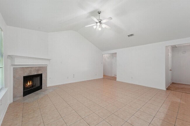 Building Photo - 86 Genesee Ridge Dr