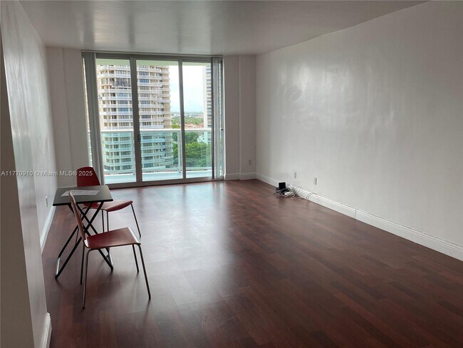 Building Photo - 19390 Collins Ave