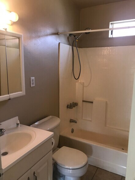 Building Photo - 2240 Euclid Ave