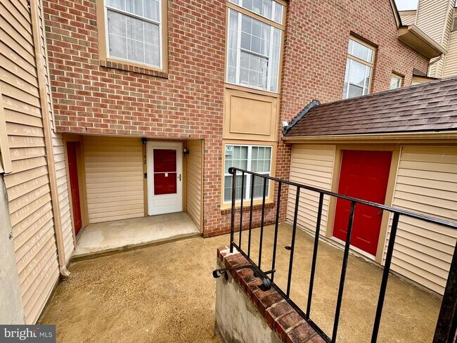 Building Photo - 1142 Windemere Ct