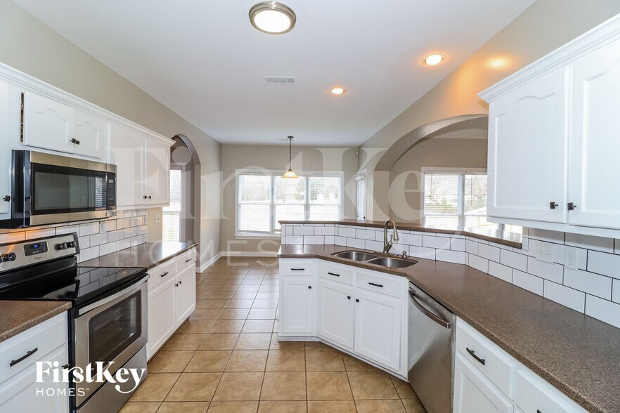 Building Photo - 12070 Goldspring Ln