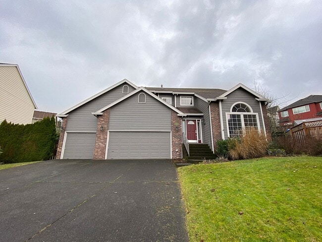 Primary Photo - Great NW Home with Fenced Yard, Large Gara...