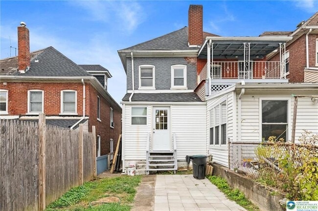 Building Photo - 921 Ridge St