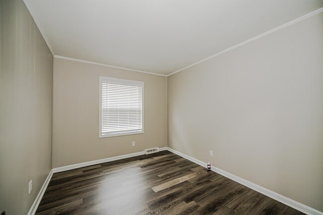 Building Photo - 735 Edgegreen Dr