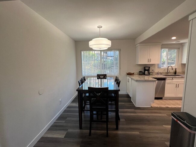 Building Photo - 2172 Via Sonora