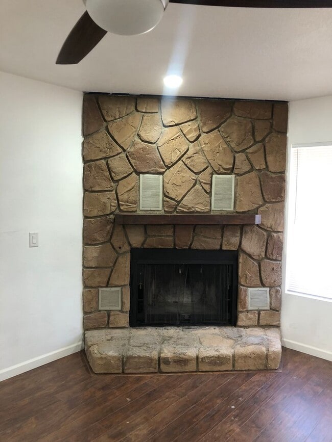 Building Photo - Upgraded 2b/1b duplex for rent!