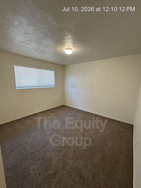 Building Photo - 81 E Hazelwood Dr