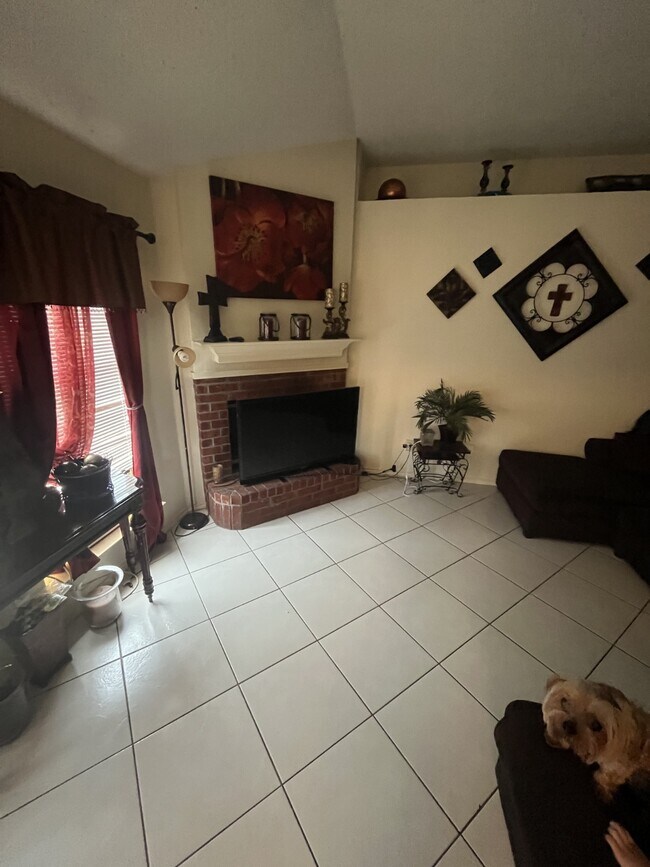 Building Photo - 8424 Cove Meadow Ln