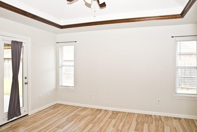 Building Photo - 826 Rickwood Cir
