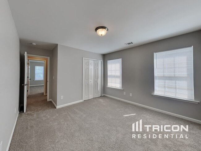 Building Photo - 301 Minitree Ln