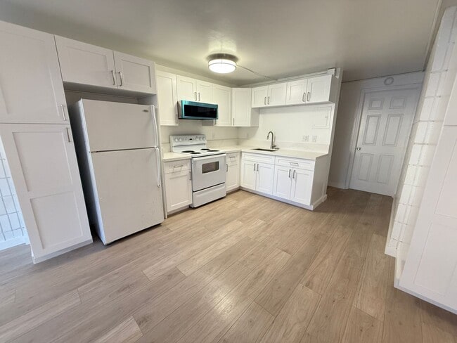 Primary Photo - Sunset Lakeview 2 bedroom 1 bath with 1 assigned parking stall