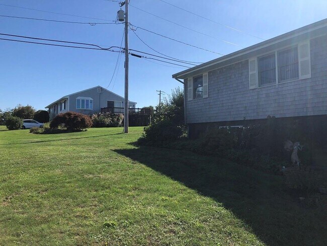 Building Photo - 17 Chartier Cir