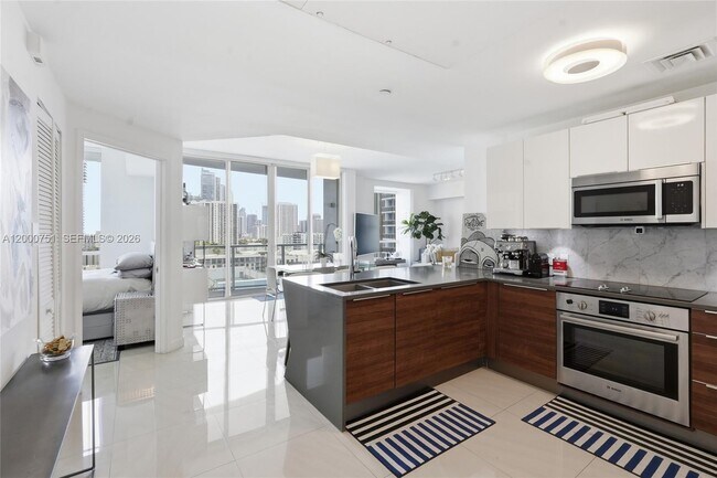 Building Photo - 601 NE 27th St