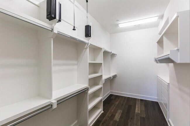 Building Photo - 1312 Tinnin Ford Rd