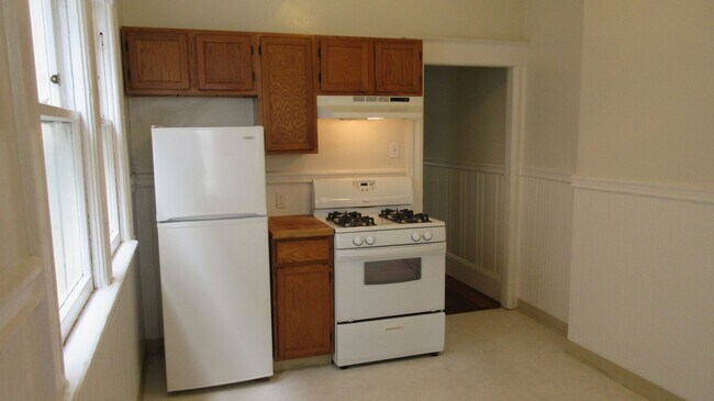 Building Photo - 1 bedroom w/ Washer and Dryer**Excellent City View! Open Sat/Sun, 3-4.
