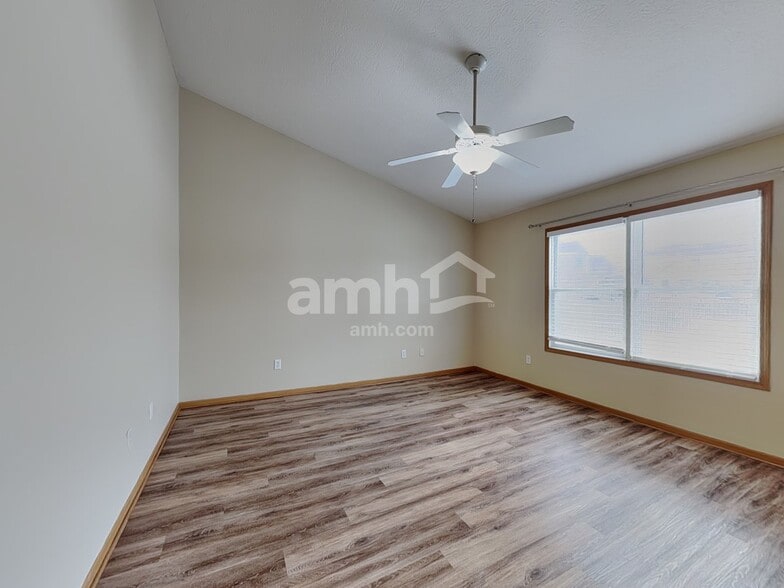 Building Photo - 3894 Snowshoe Ave