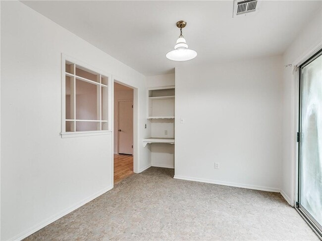 Building Photo - 917 Vickie Dr