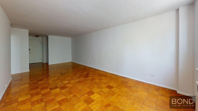 Building Photo - 240 E 35th St