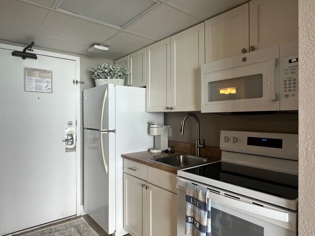 Building Photo - 6900 N Ocean Blvd