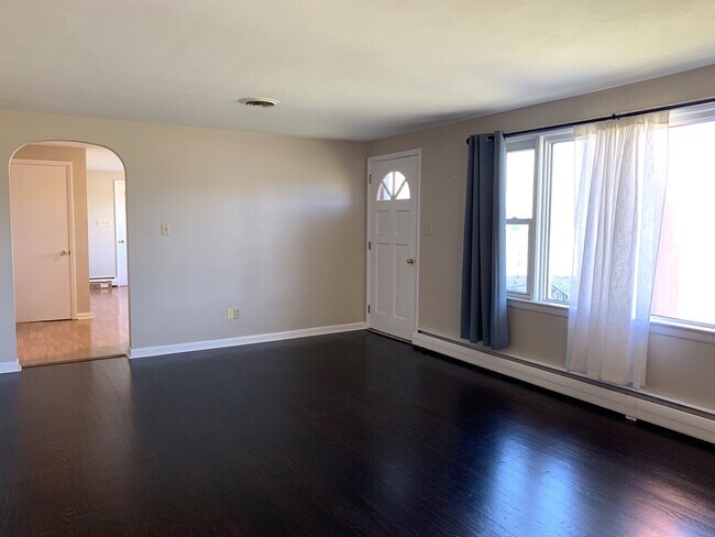 Building Photo - Move-in ready!! Bonus room that could easily be utilized as a 3rd bedroom!!
