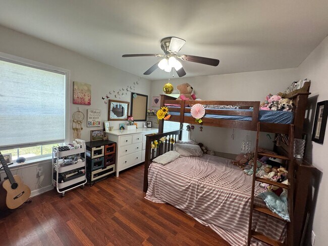 Building Photo - Country living on the outskirts of Nashville with 4 large beds, 2 baths, a bonus room and over an...