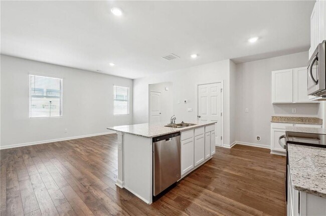 Building Photo - 177 Whitewood Dr