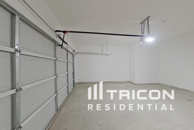 Building Photo - 2406 Carlow Ln