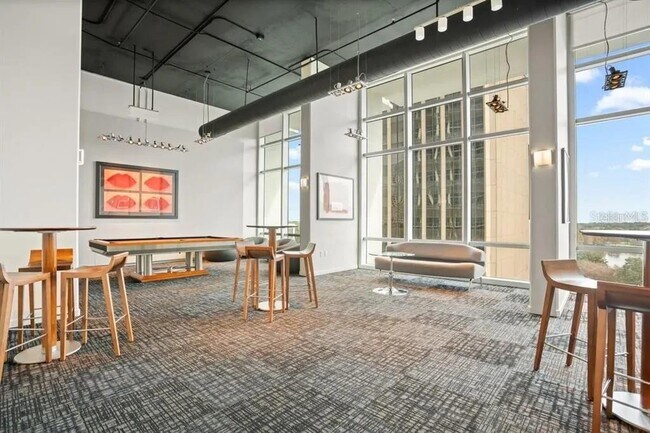 Building Photo - 150 E Robinson St
