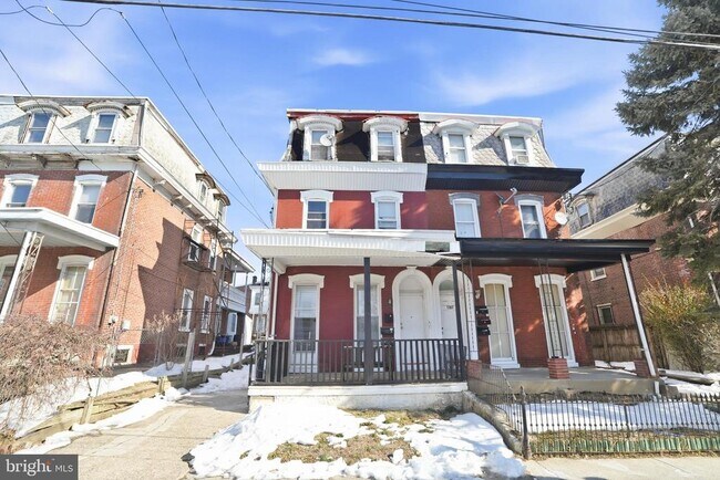Building Photo - 1705 Harrison St
