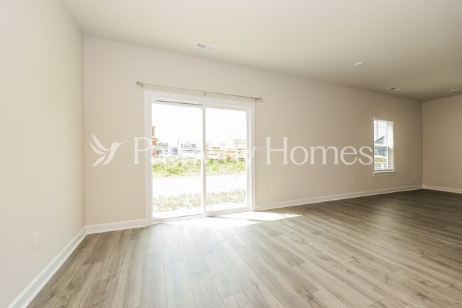 Building Photo - 3510 Quintana Dr