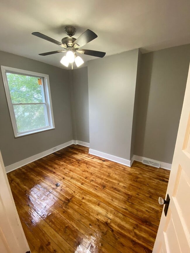 Building Photo - Modern 2-Bedroom with Central Air, In-Unit Laundry & Pet Friendly Living