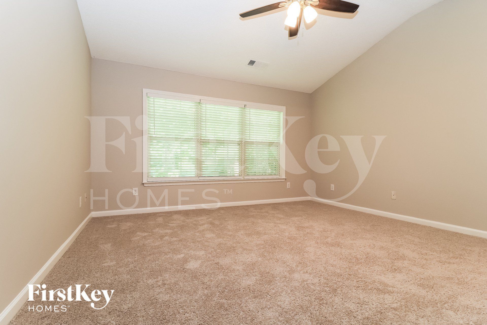 Building Photo - 4006 Maple Ridge Ln NW