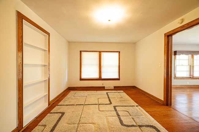 Building Photo - Spacious House on Old Six Mile Rd. - Water...