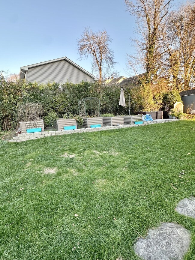 Building Photo - 11 Avenue A