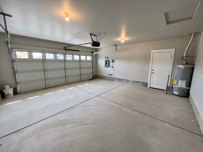 Building Photo - 2827 Orrin Dr