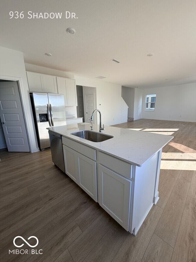 Building Photo - 936 Shadow Dr