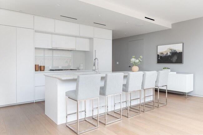 Building Photo - 10 Farnsworth St