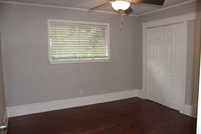 Building Photo - 540 Southtrail Dr