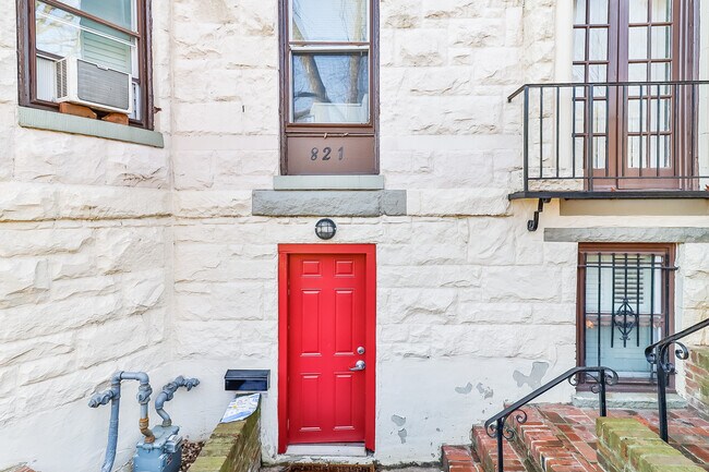 Building Photo - 821 North Carolina Ave SE