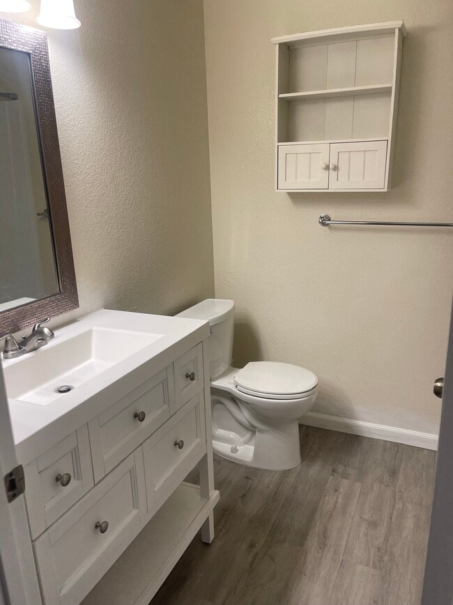 guest bath - 411 Park Ave