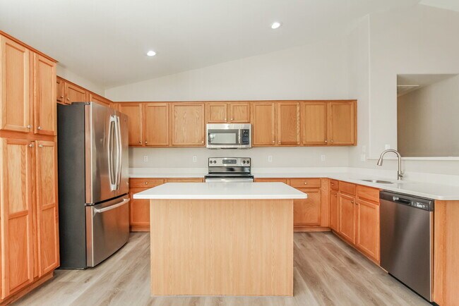 Building Photo - 801 S 125th Ave