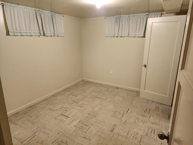 Building Photo - 5065 S 300 W