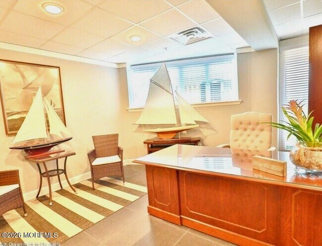 Building Photo - 16 Lake Ave