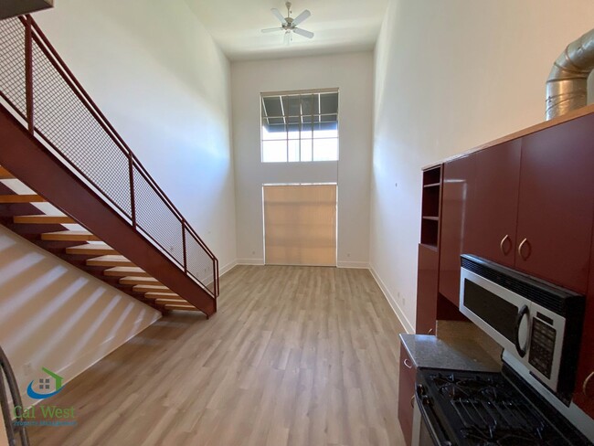 Building Photo - $3295.00 - Luxury 1/1.5 Santana Row with Bonus room