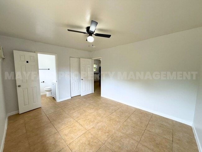 Building Photo - 380 Kingsbridge St