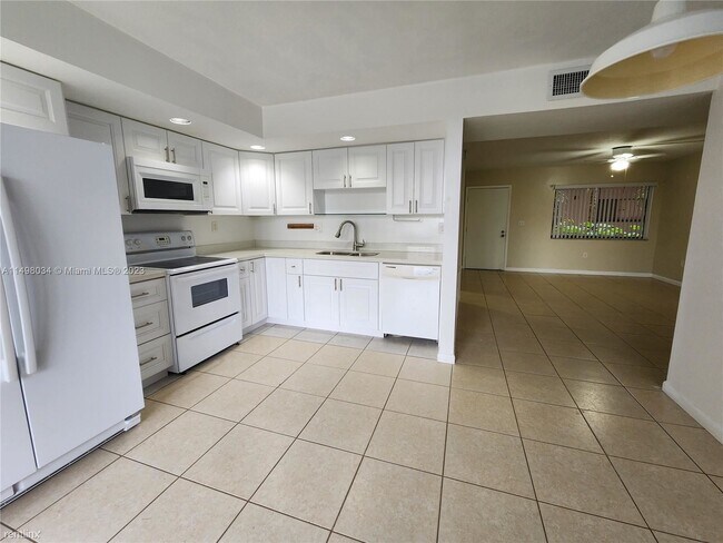 Building Photo - 3 br, 2 bath House - 8520 SW 133rd Avenue ...