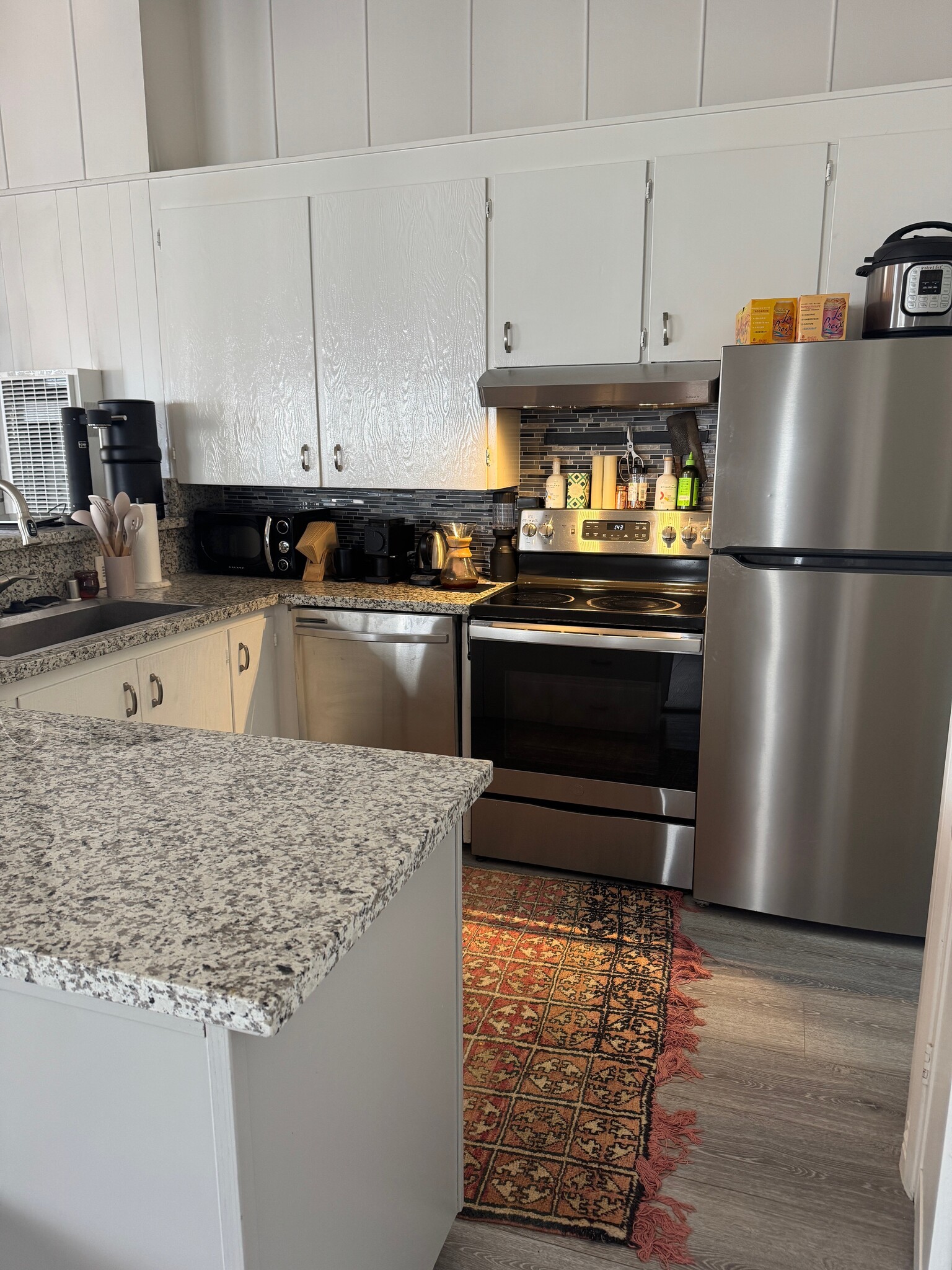 kitchen - 25410 Malibu Rd